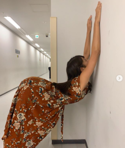 岡副麻希「軟体アピール画像」連投に秘められた「狡猾な計算」とは