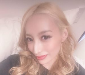 【動画】店員の前で…加藤紗里「パンケーキ破壊動画」に「笑えない」の声が噴出!