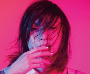 鬼束ちひろ「薬物検査報道」で取り沙汰される「常軌を逸した奇行」とは