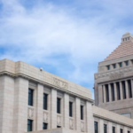 岩屋毅前外相が「国旗毀損罪」に反対…「売国奴」「反日勢力」の指摘がSNSで止まらない深刻理由